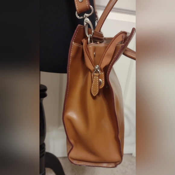 Beautiful Lodis British Tan Laptop Tablet Tote with Crossbody Strap - Picture 4 of 16
